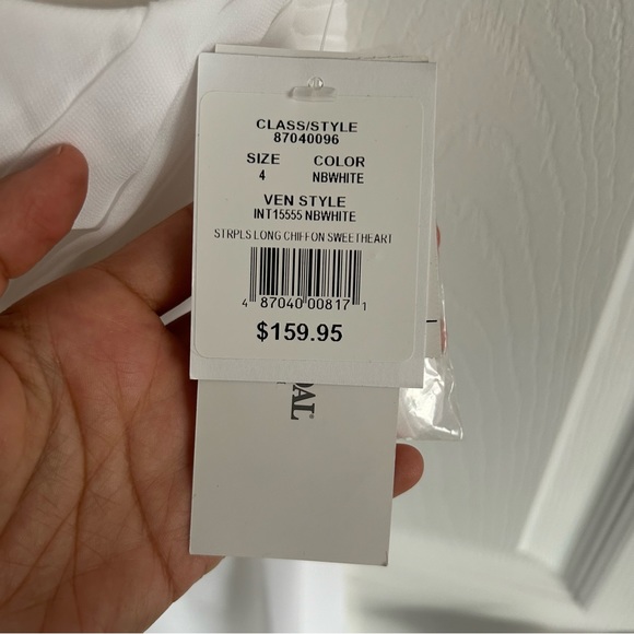 Wedding dress size 4 - Picture 11 of 14